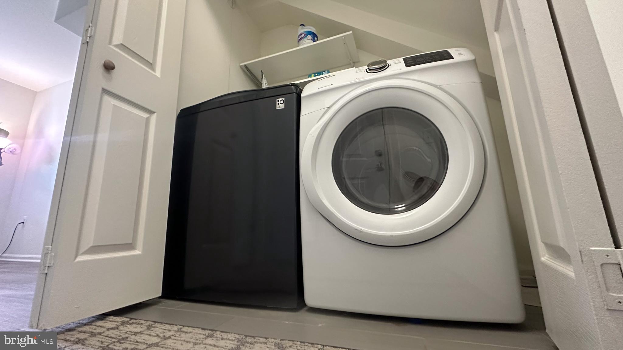 PARKSIDE AT DULLES - Residential