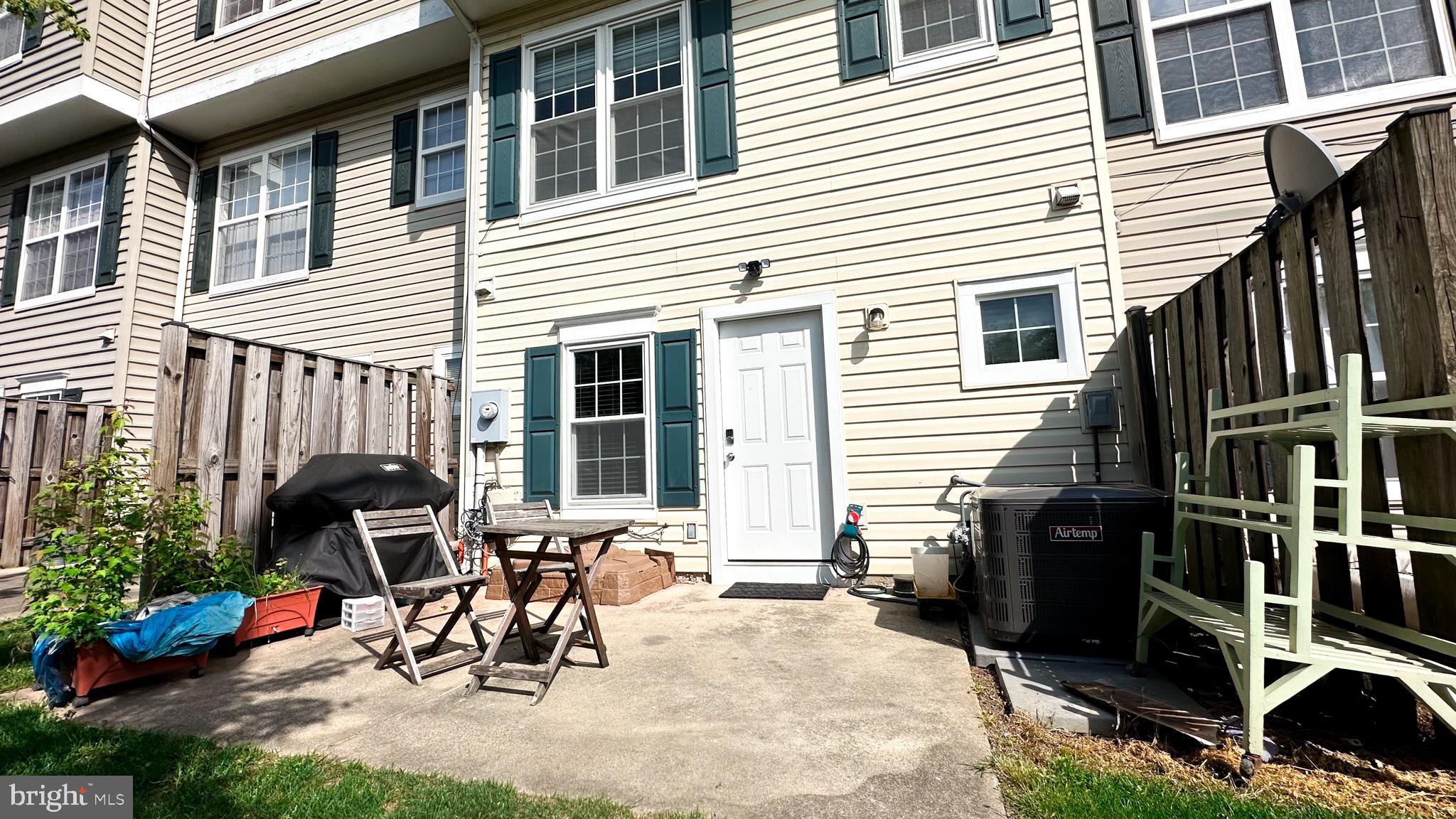 PARKSIDE AT DULLES - Residential