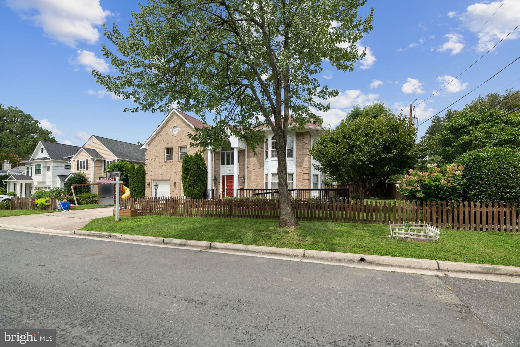 HUNTINGTON TERRACE - Residential