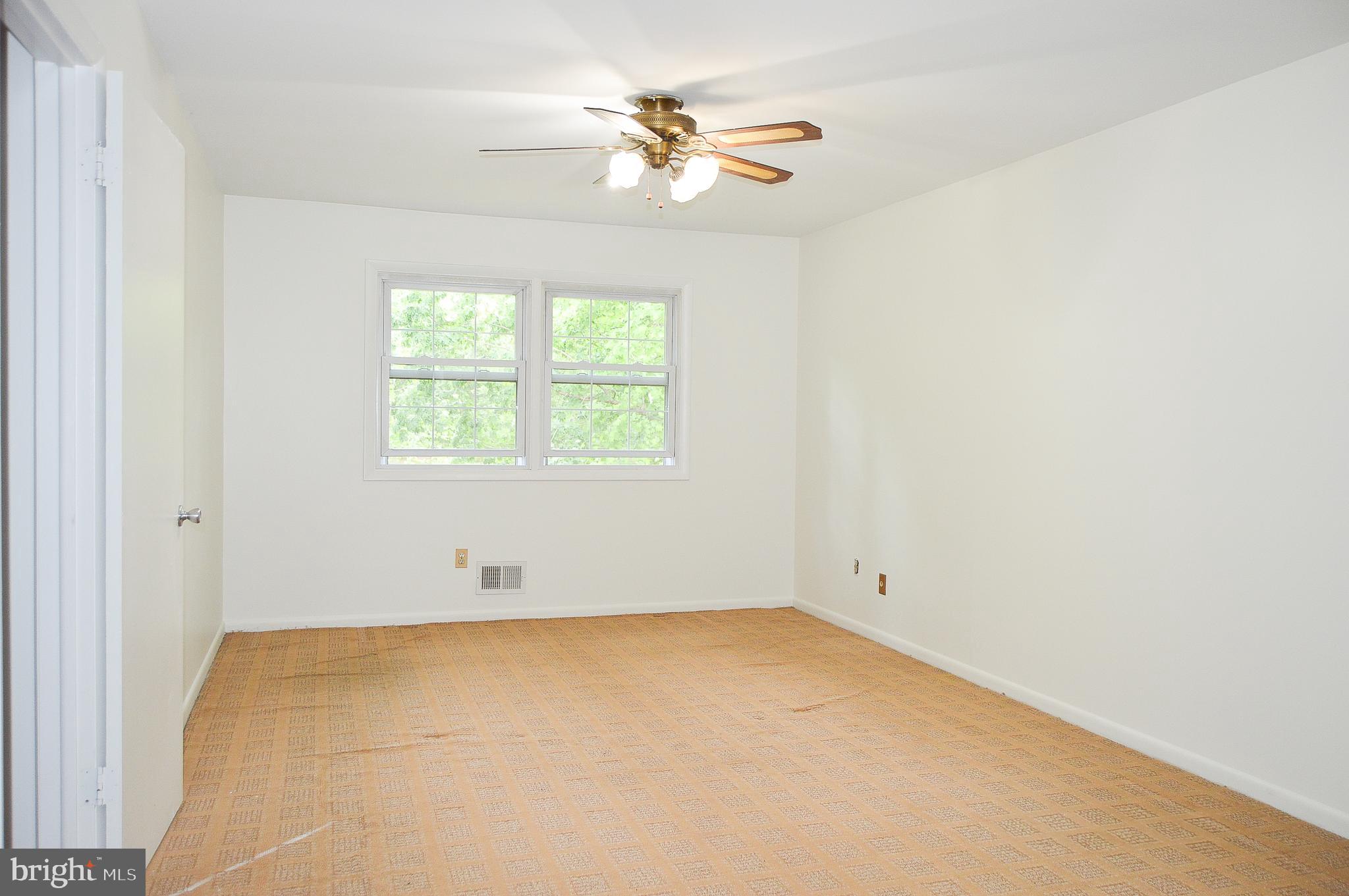 PARIS ESTATES - Residential