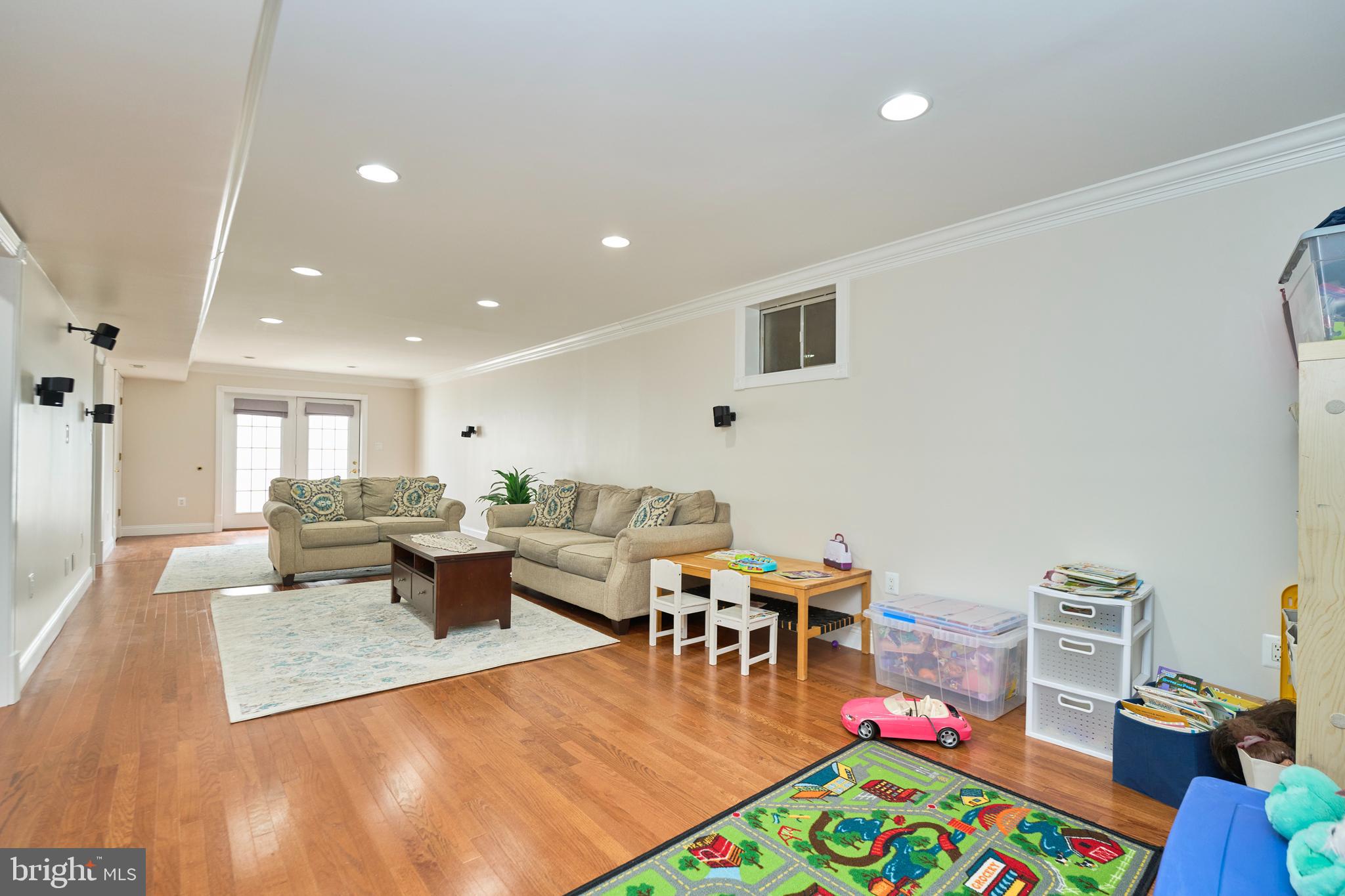 ASHBURN VILLAGE - Residential