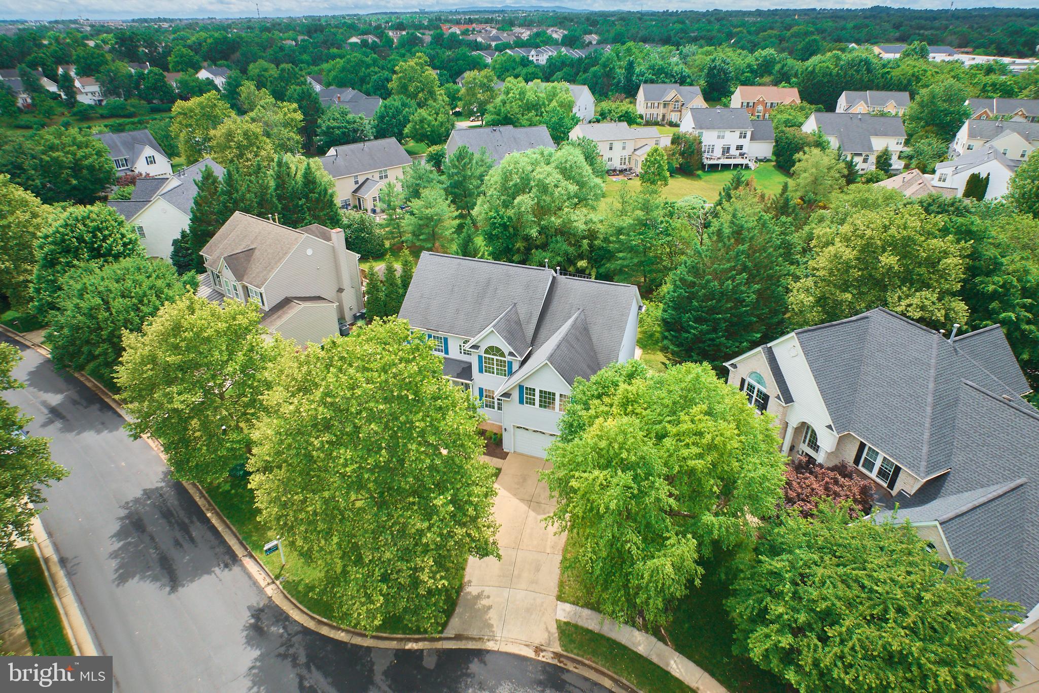 ASHBURN VILLAGE - Residential