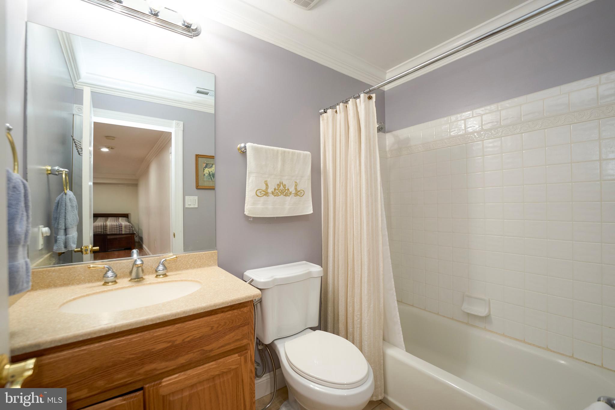 ASHBURN VILLAGE - Residential