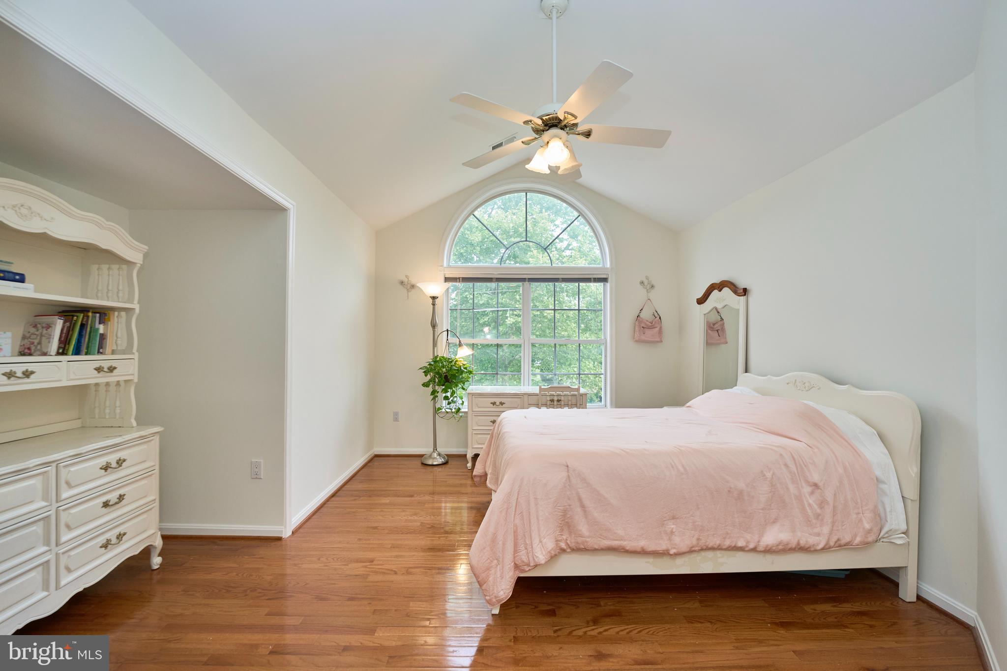 ASHBURN VILLAGE - Residential