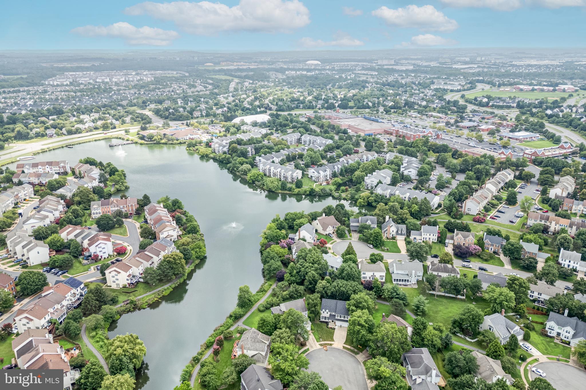 ASHBURN VILLAGE - Residential
