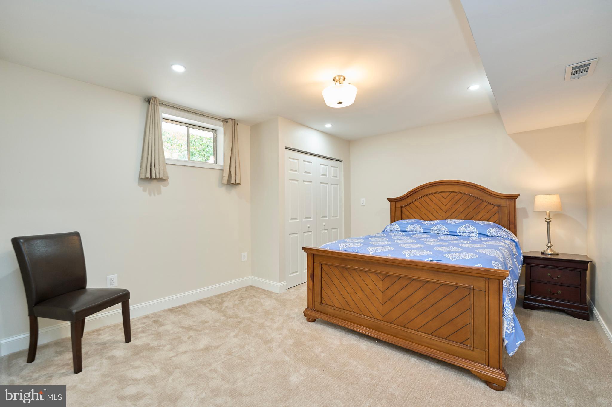 ASHBURN VILLAGE - Residential