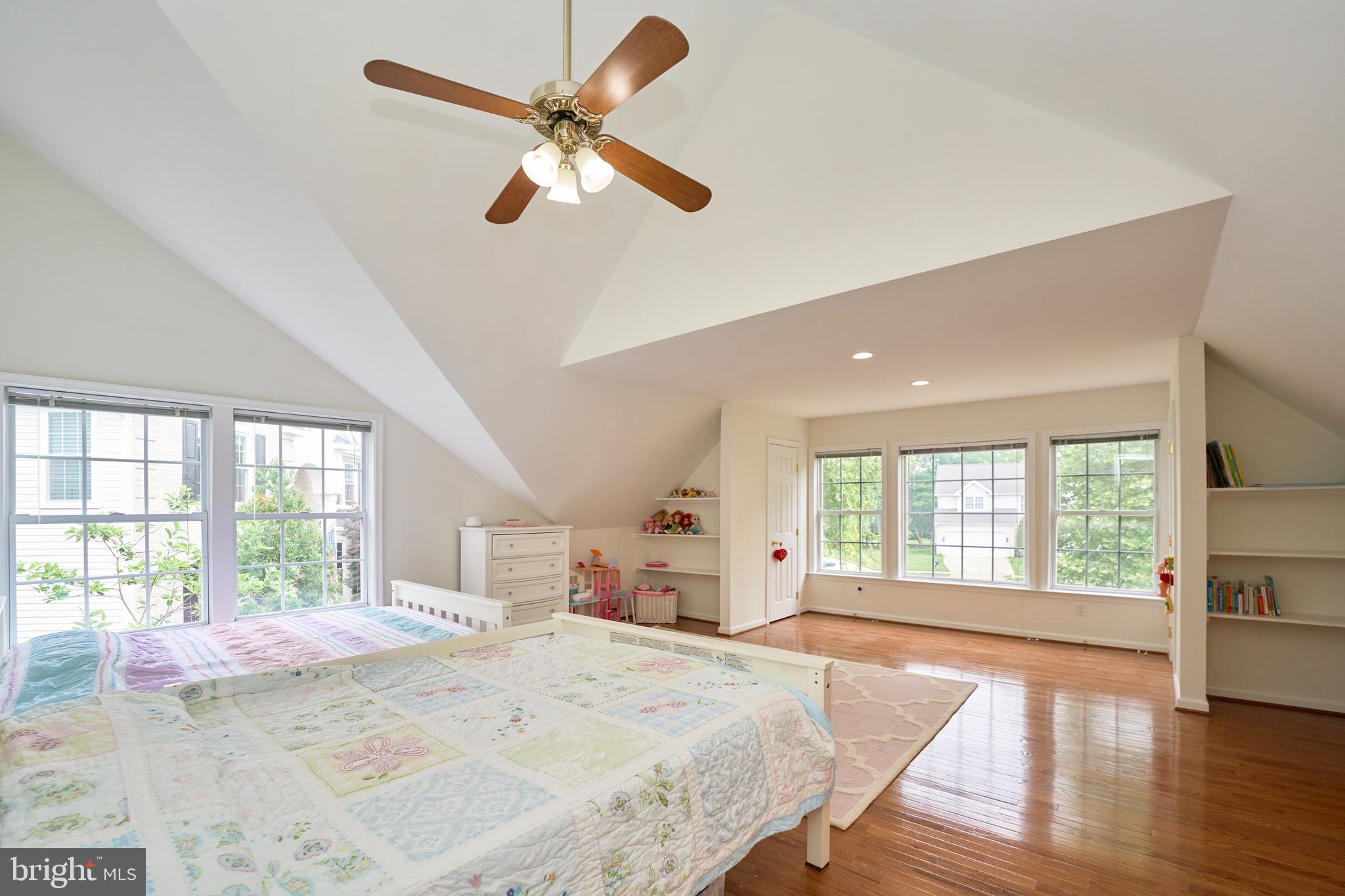 ASHBURN VILLAGE - Residential