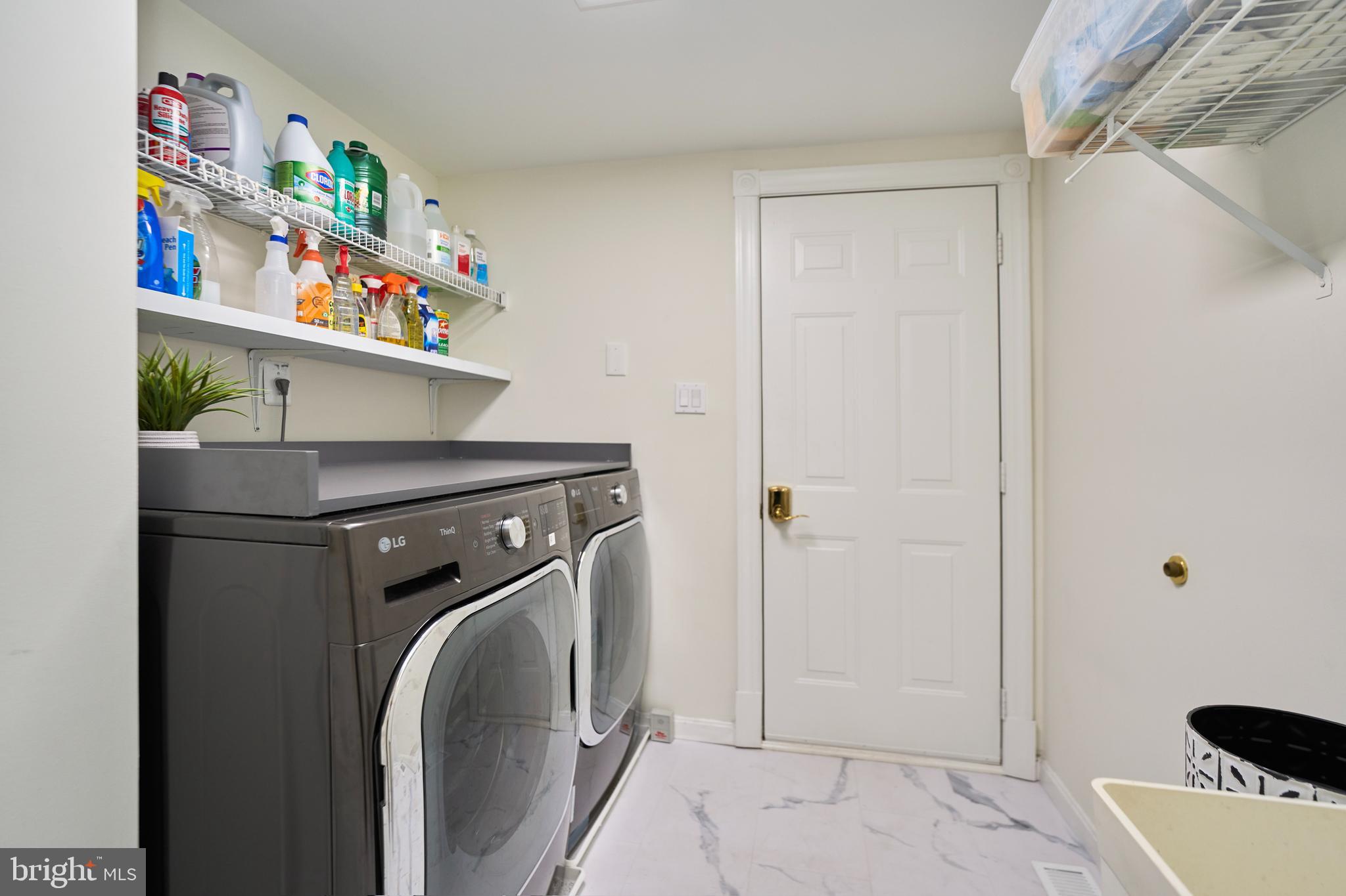 ASHBURN VILLAGE - Residential