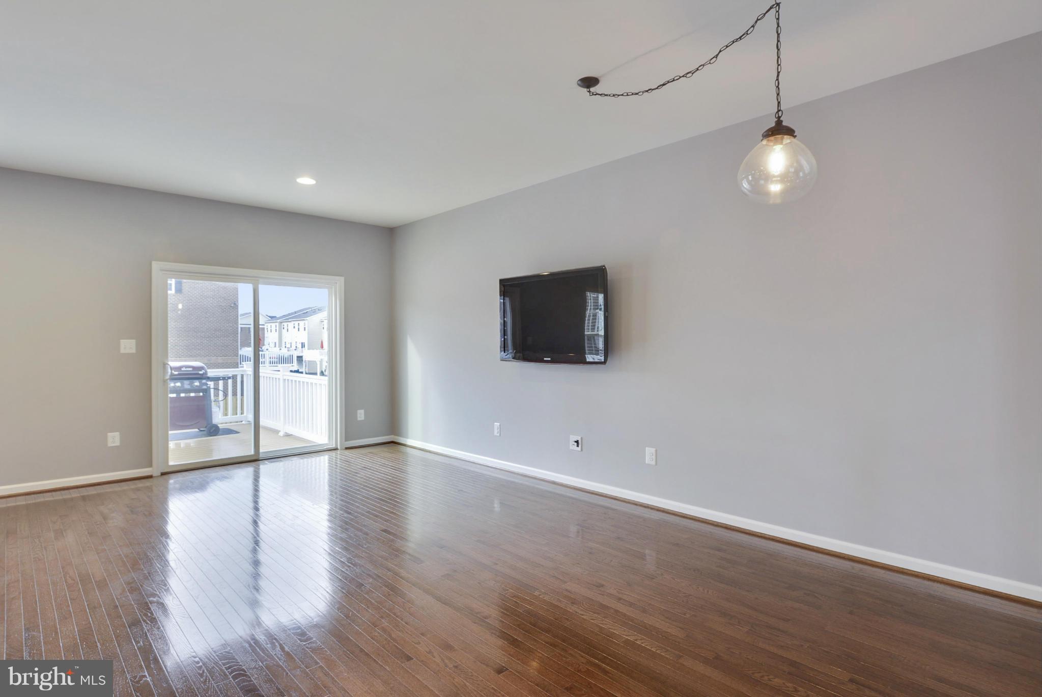 SEVEN HILLS - Residential