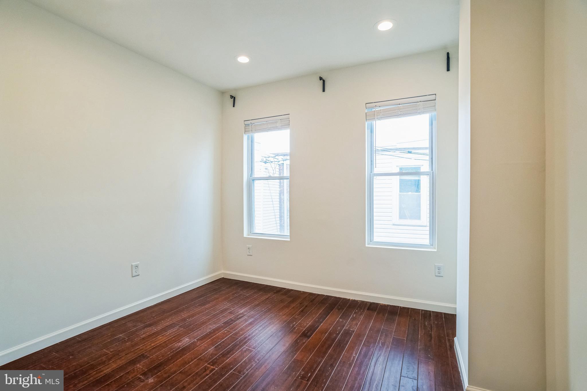 POINT BREEZE - Residential