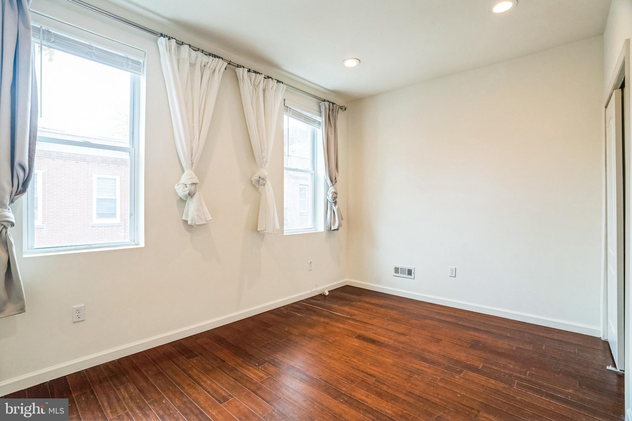 POINT BREEZE - Residential