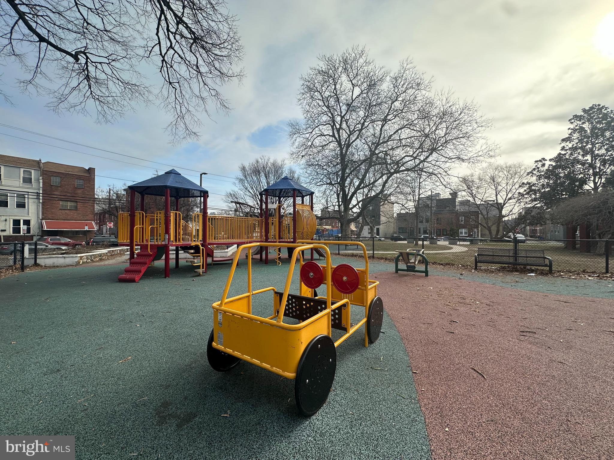 POINT BREEZE - Residential