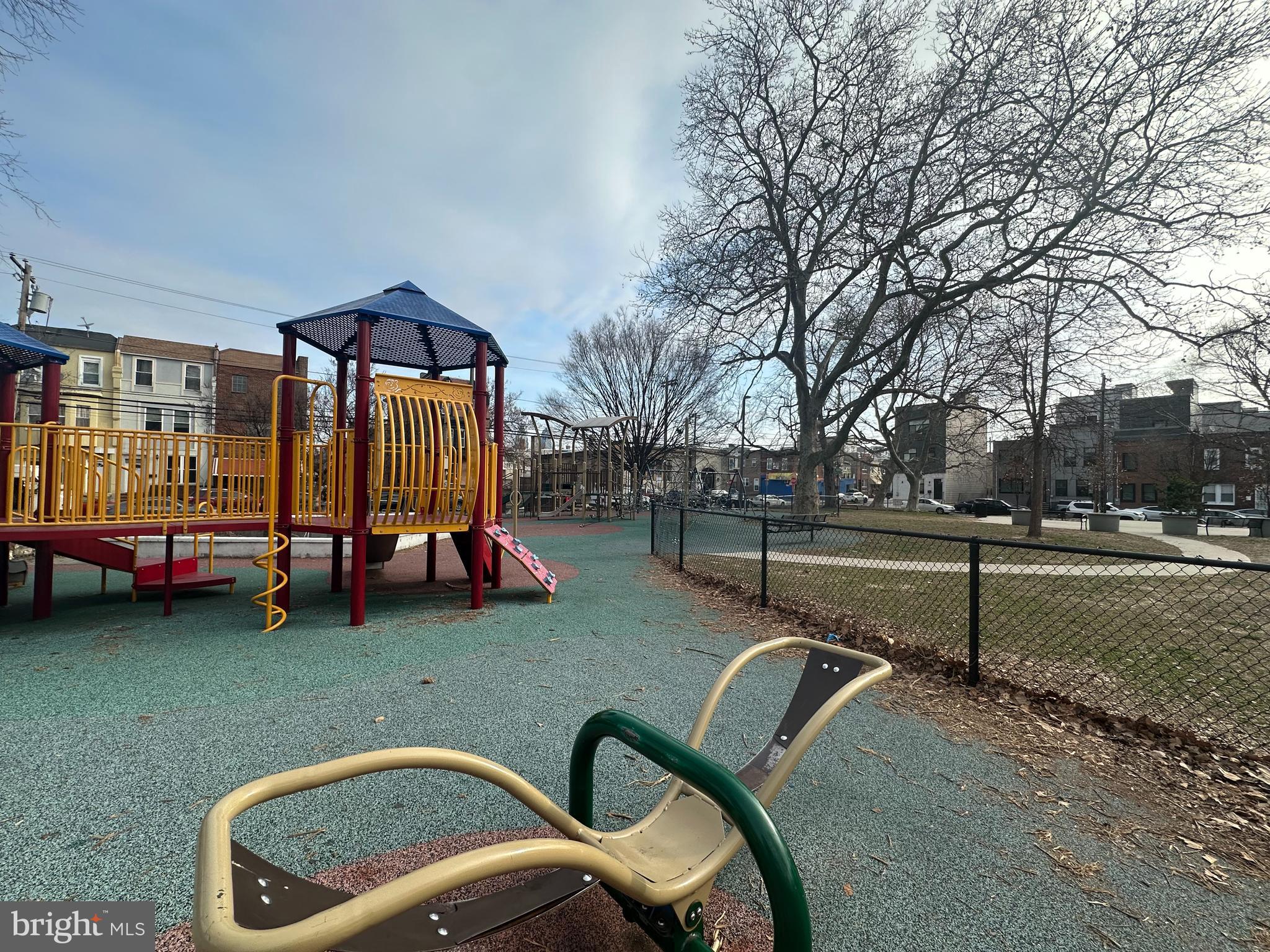 POINT BREEZE - Residential