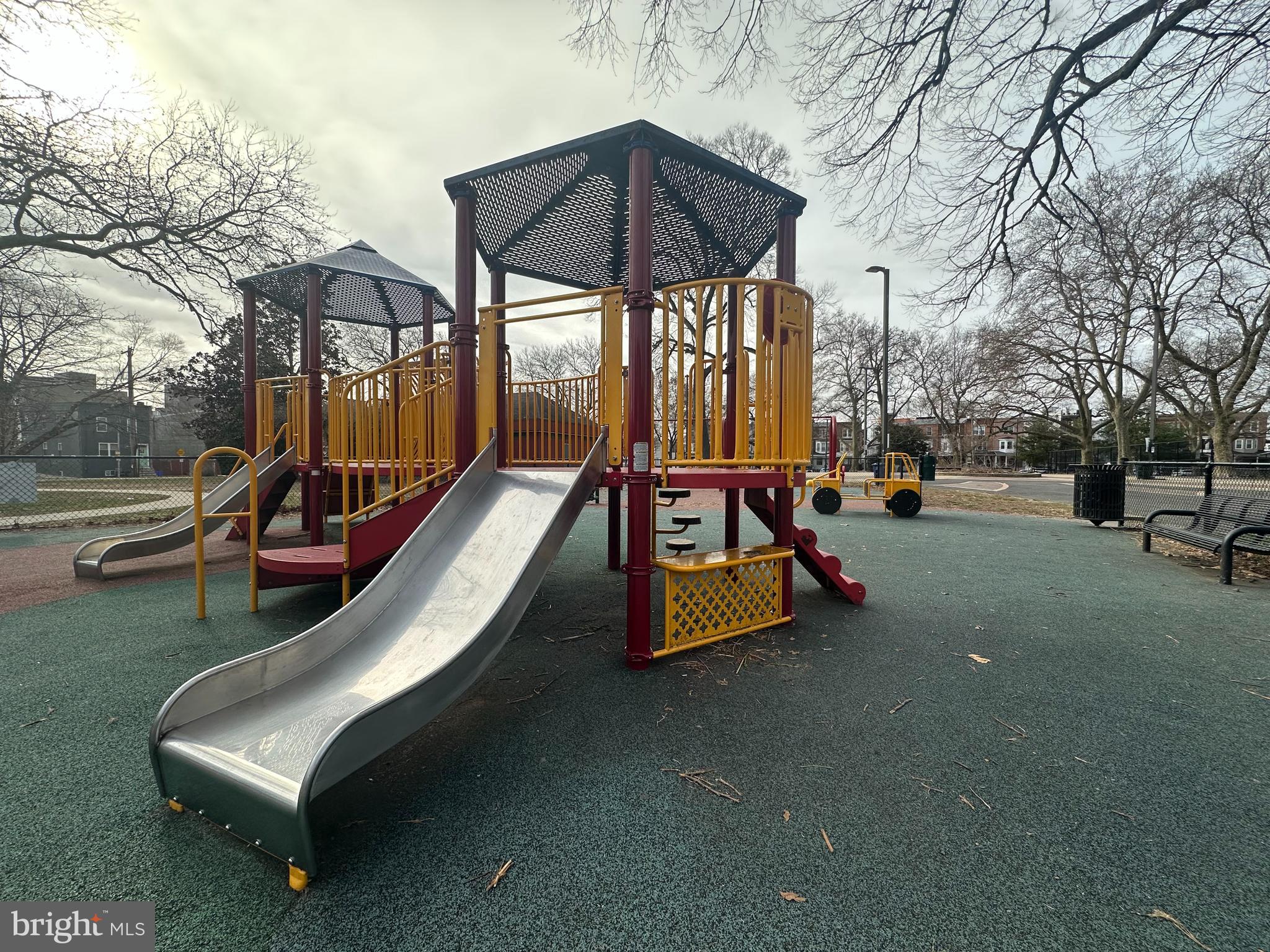 POINT BREEZE - Residential