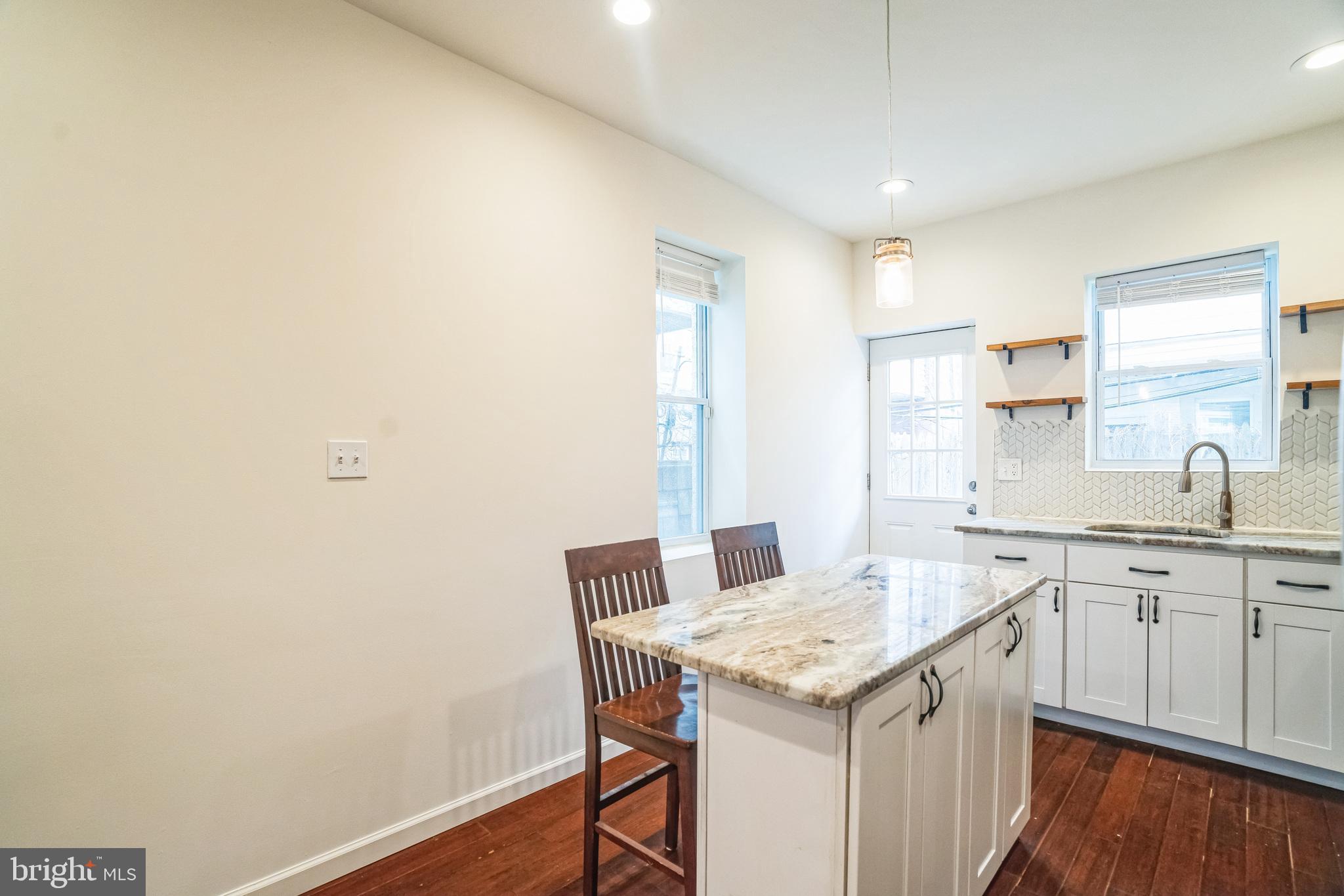 POINT BREEZE - Residential