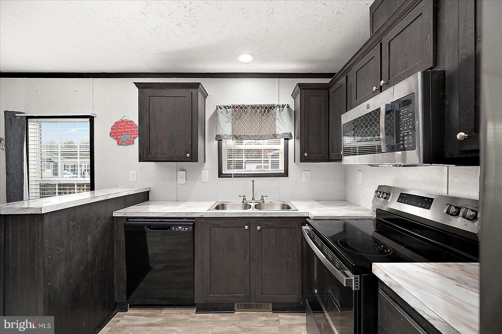 SALT LIFE PARK LLC - Residential