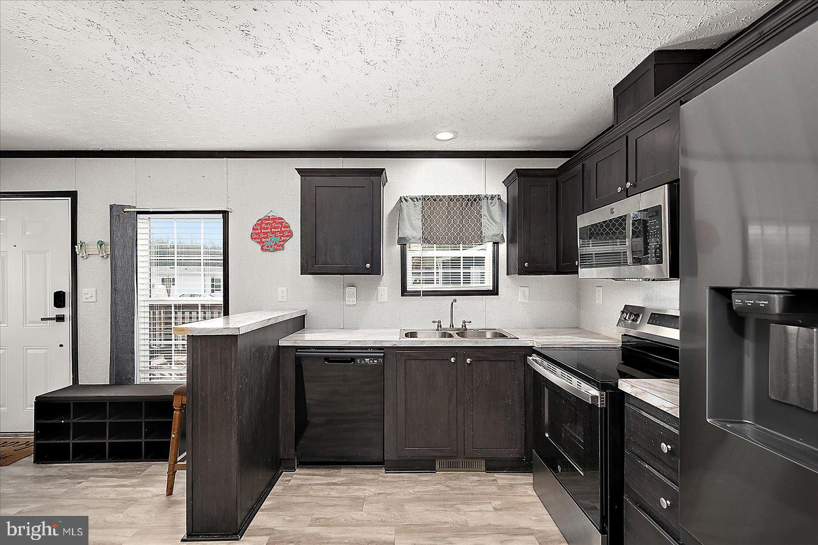 SALT LIFE PARK LLC - Residential