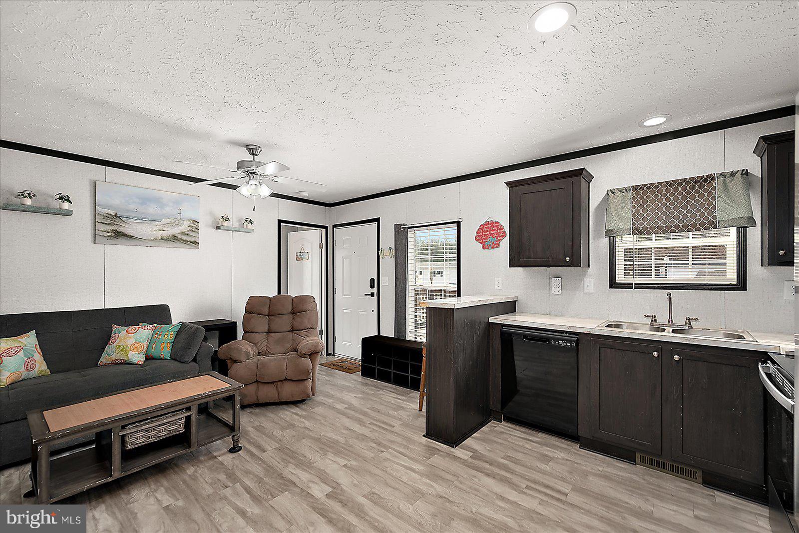 SALT LIFE PARK LLC - Residential