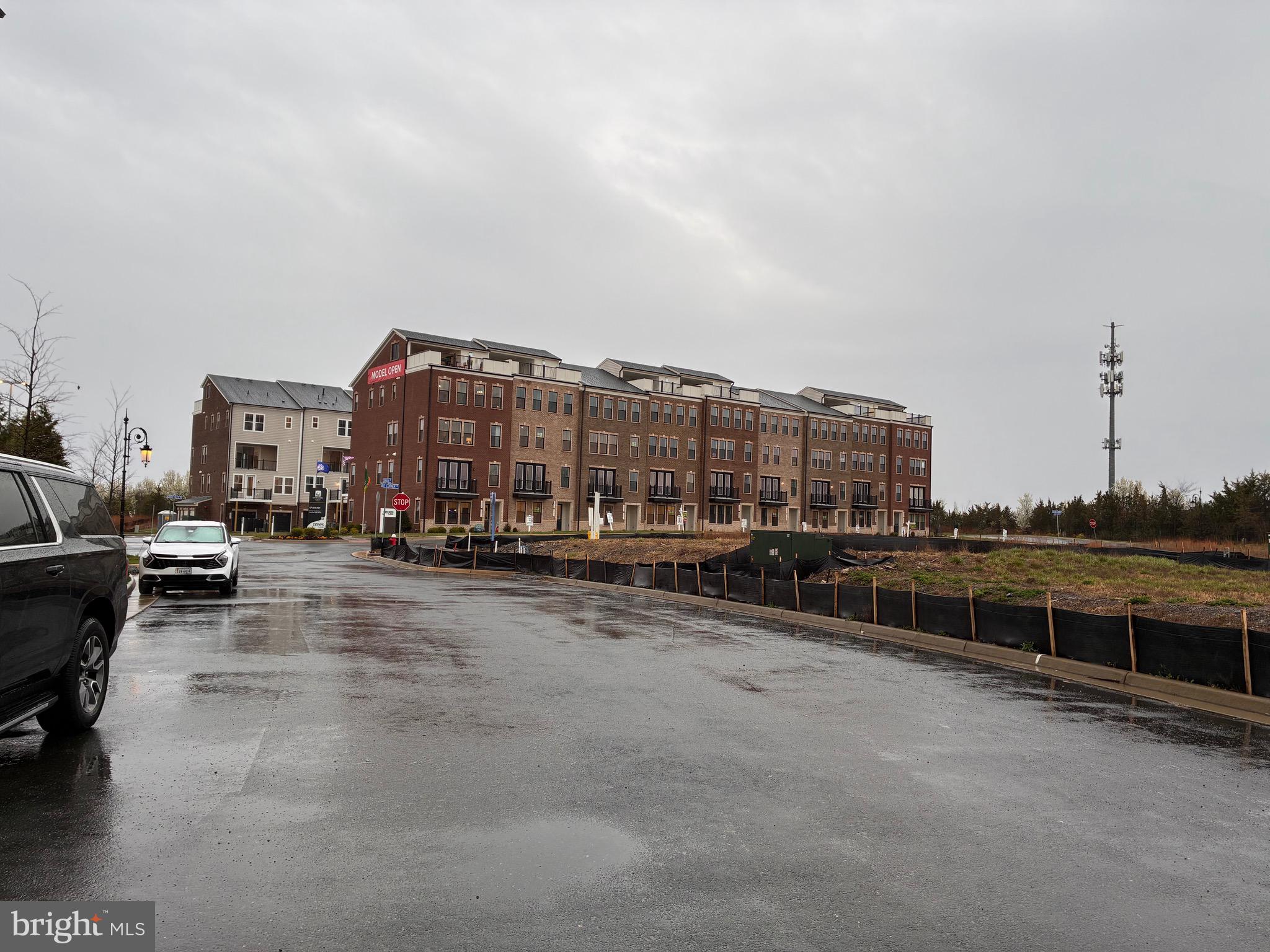 GOOSE CREEK VILLAGE - Residential