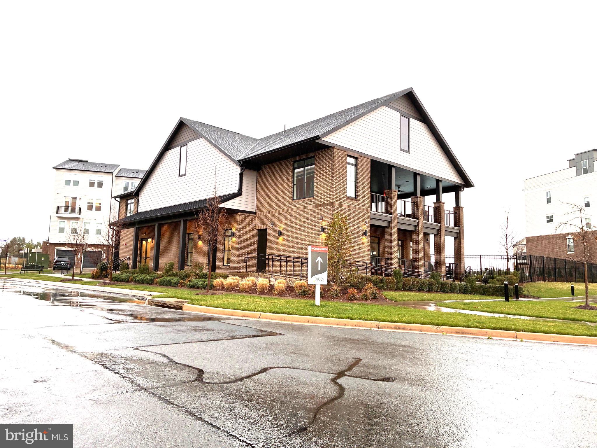 GOOSE CREEK VILLAGE - Residential