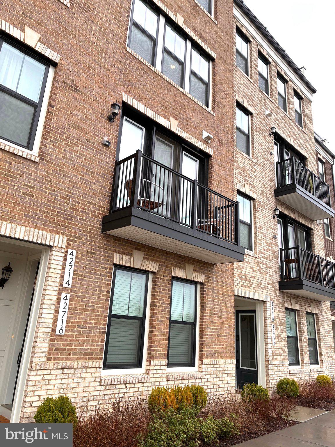 GOOSE CREEK VILLAGE - Residential