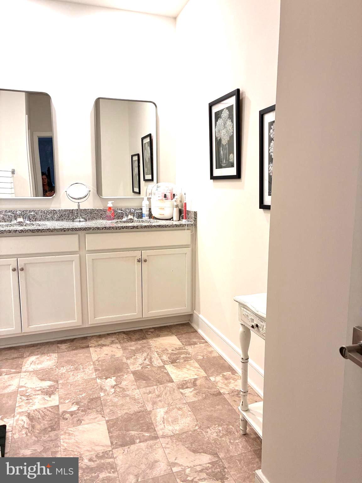 GOOSE CREEK VILLAGE - Residential