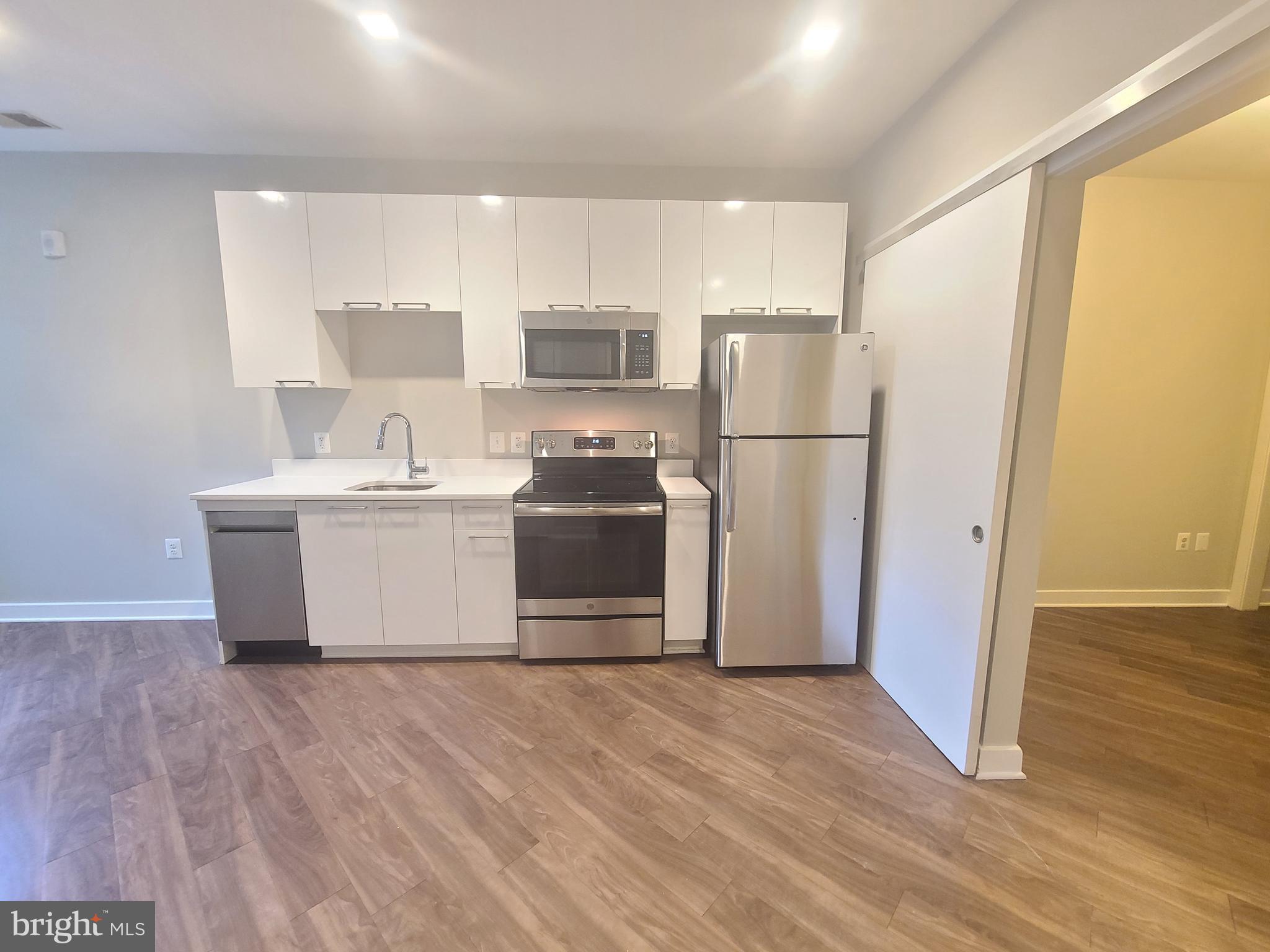 TRAFALGAR FLATS - Residential Lease