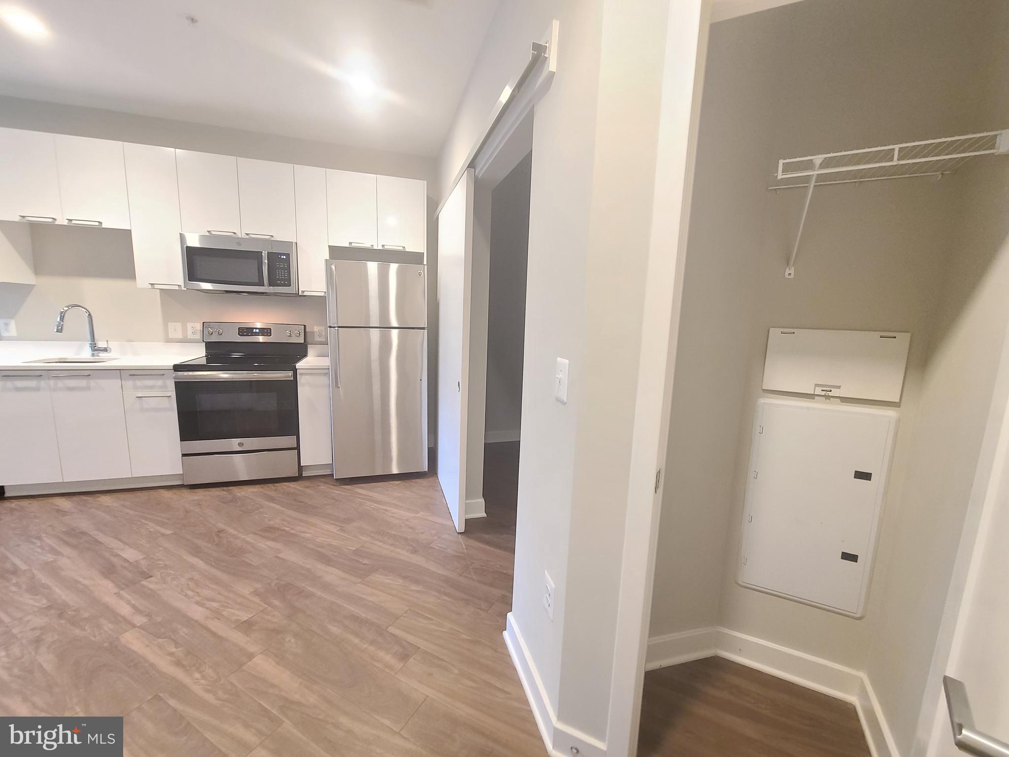 TRAFALGAR FLATS - Residential Lease