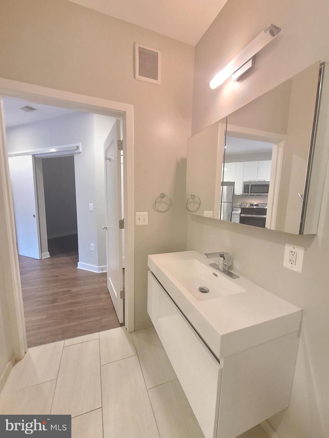 TRAFALGAR FLATS - Residential Lease