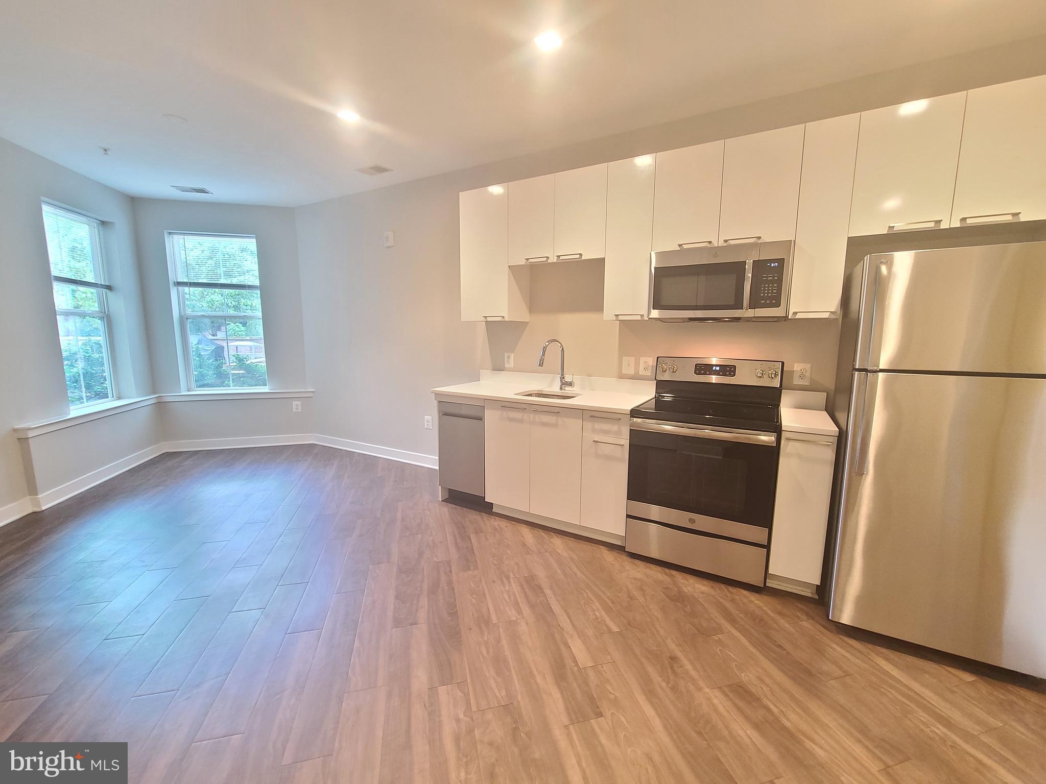 TRAFALGAR FLATS - Residential Lease