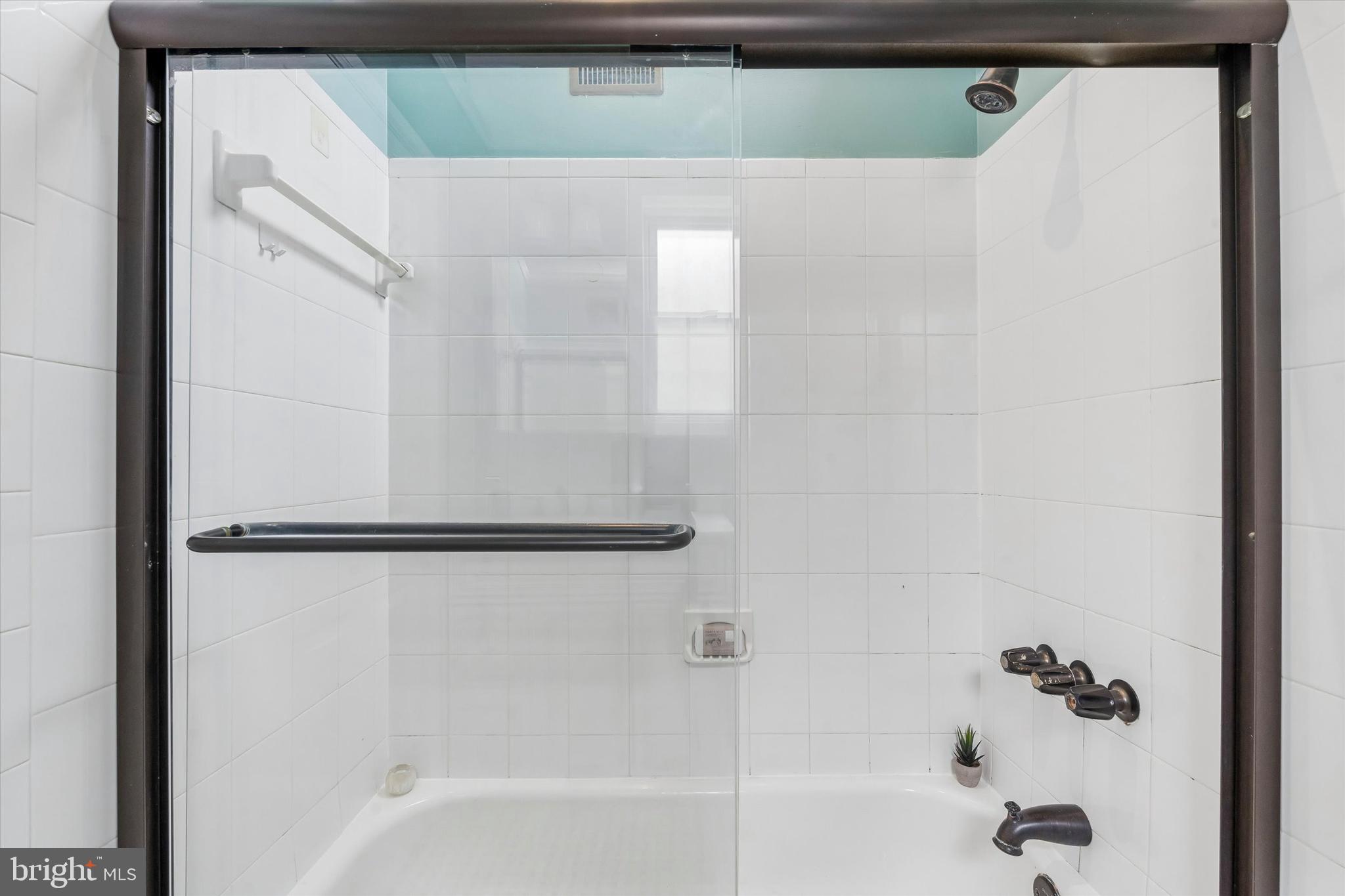 GRADUATE HOSPITAL - Residential