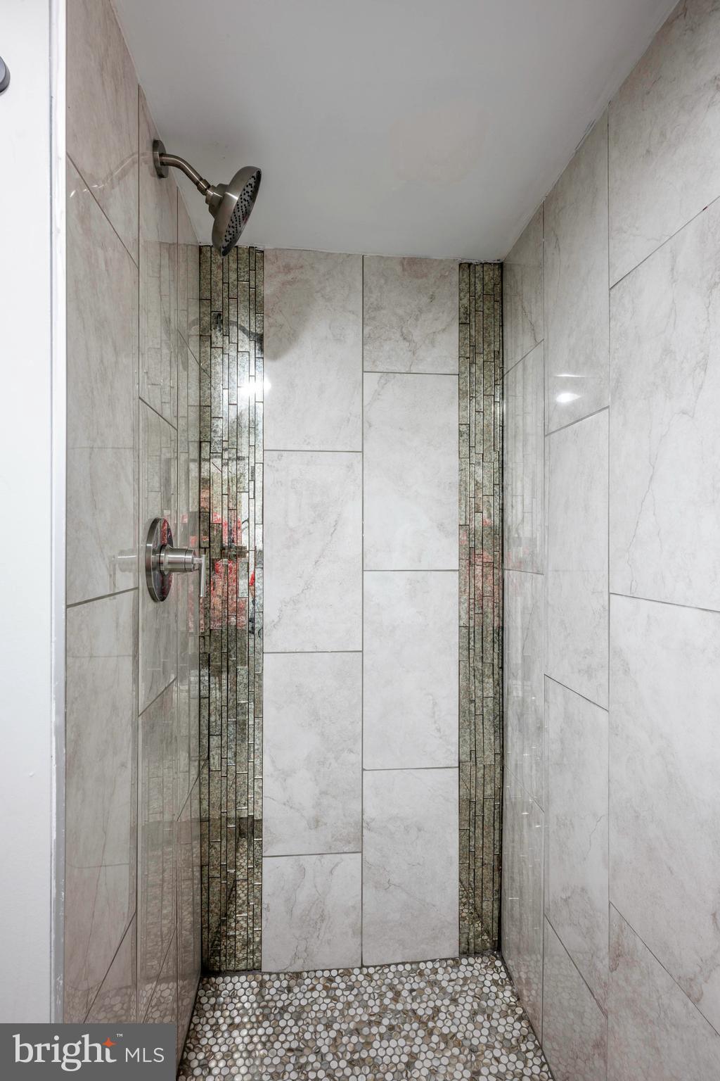 MONTEBELLO LAKE - Residential