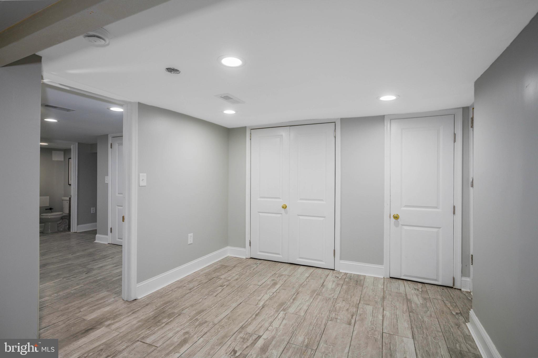 MONTEBELLO LAKE - Residential