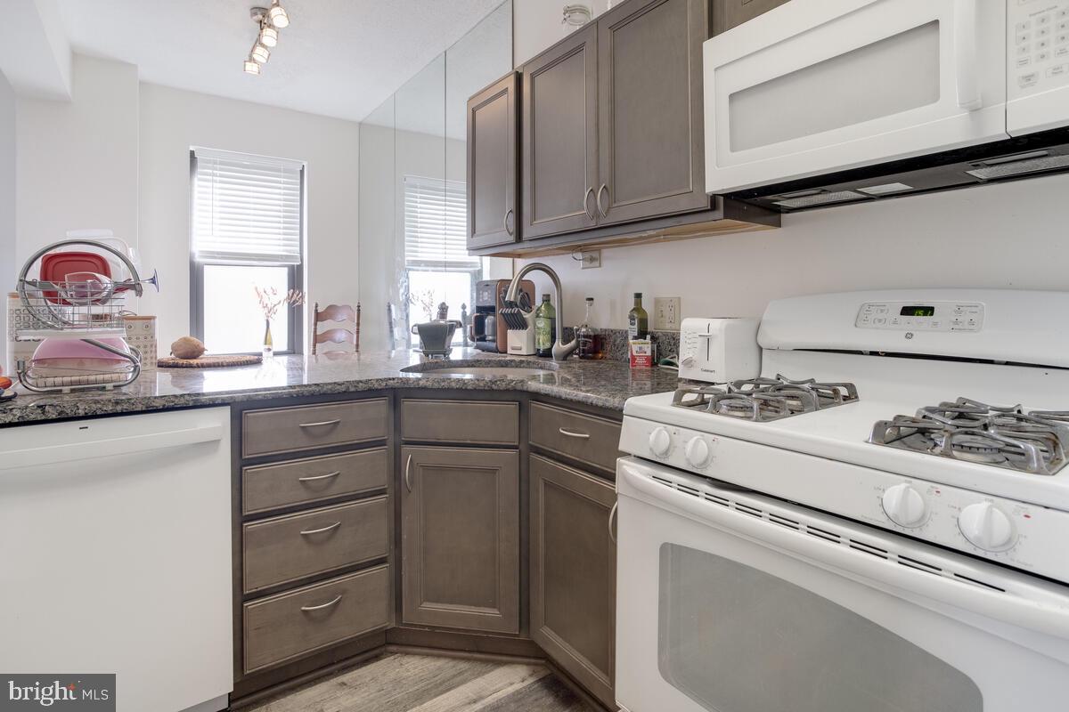 MOUNT VERNON PLACE HISTORIC DISTRICT - Residential