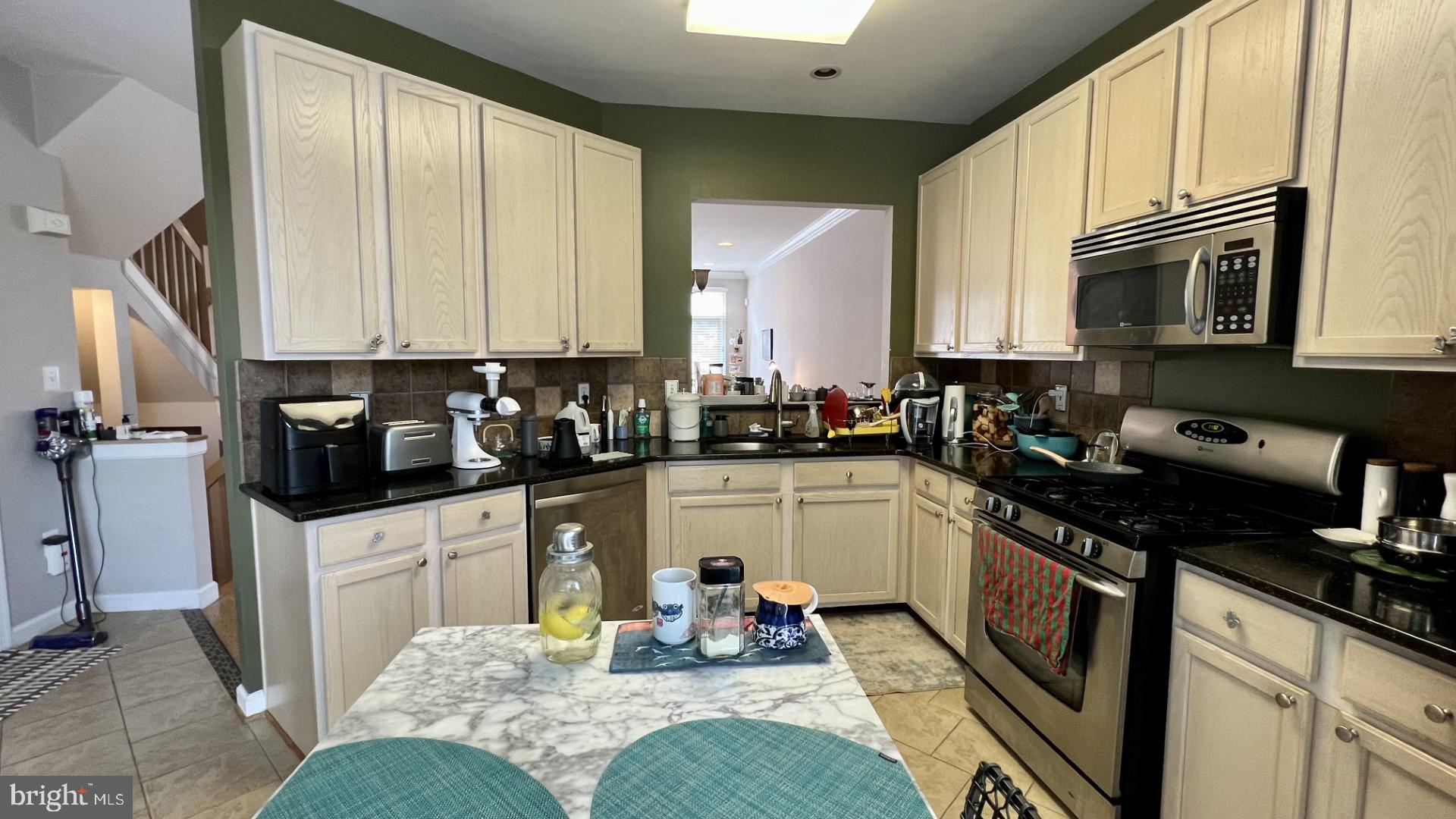 SUMMIT CHASE - Residential Lease