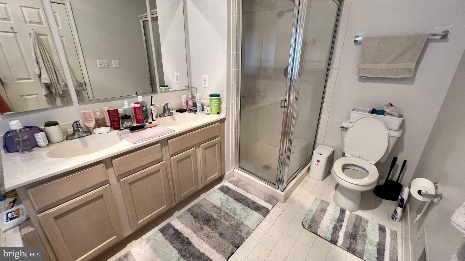 SUMMIT CHASE - Residential Lease