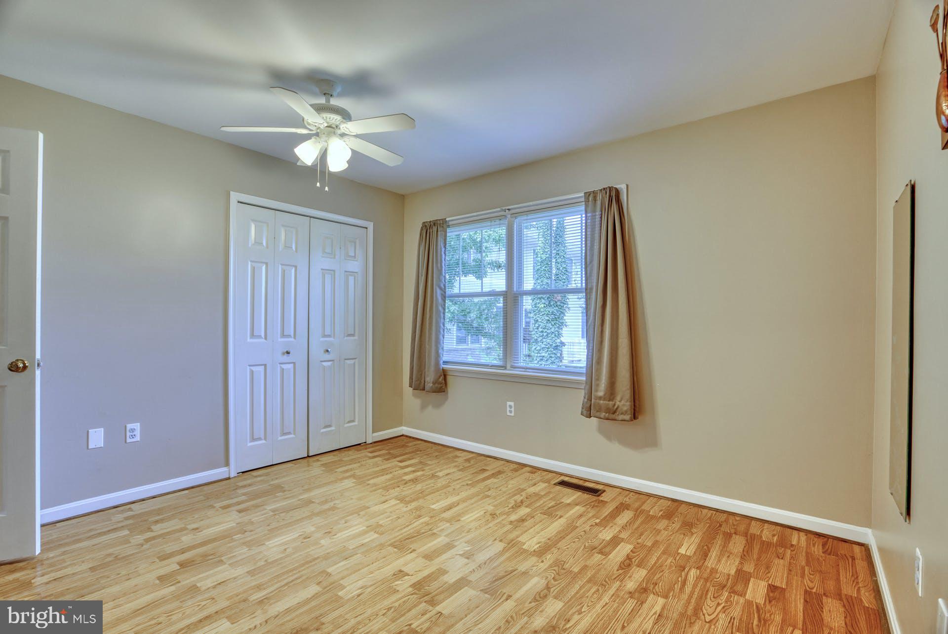 DUNDREE KNOLL - Residential