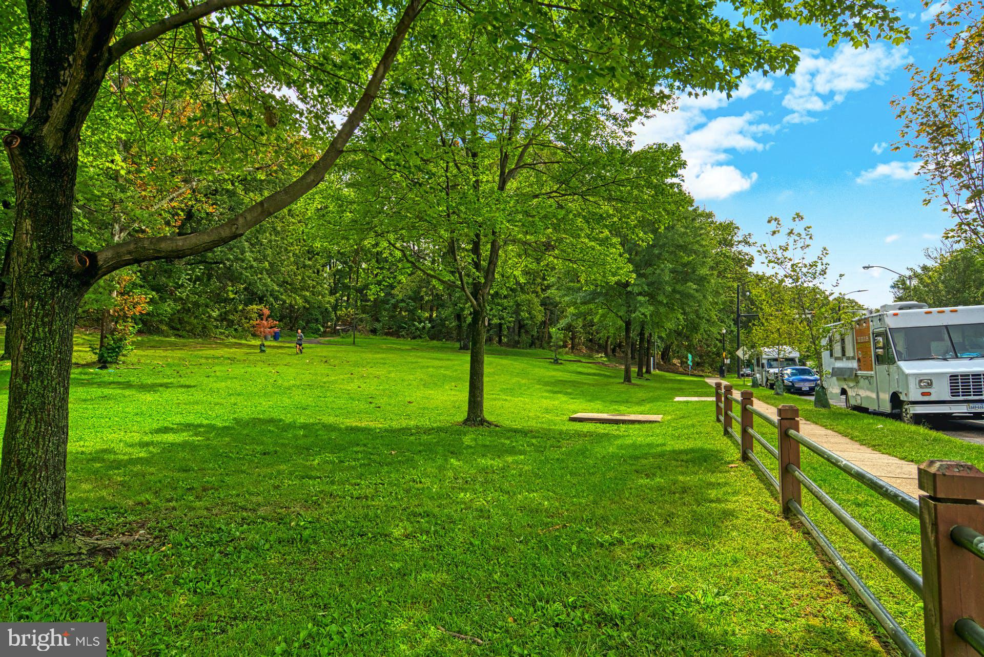 DUNDREE KNOLL - Residential