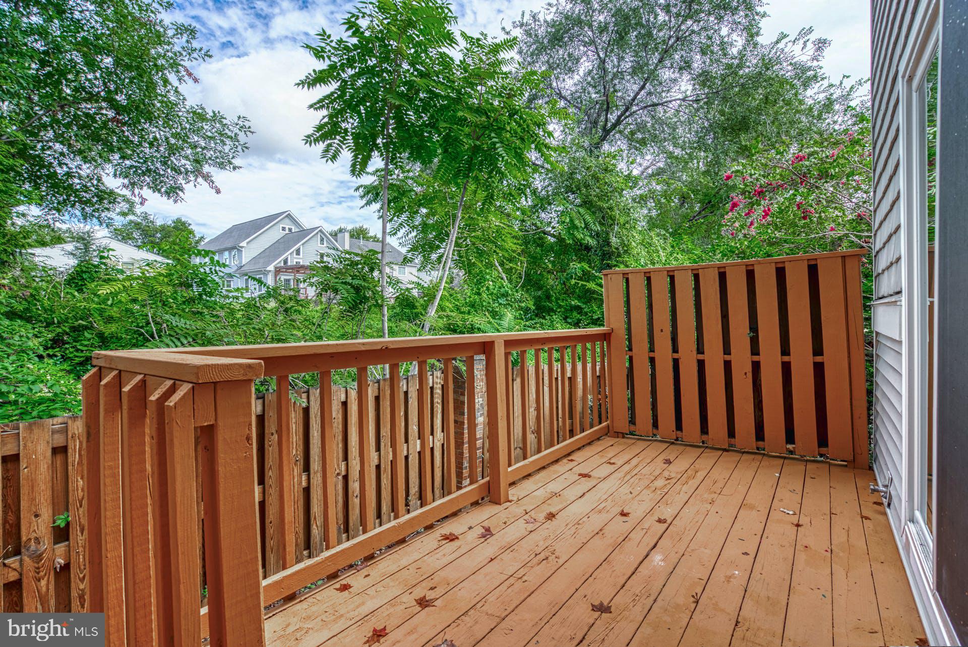 DUNDREE KNOLL - Residential