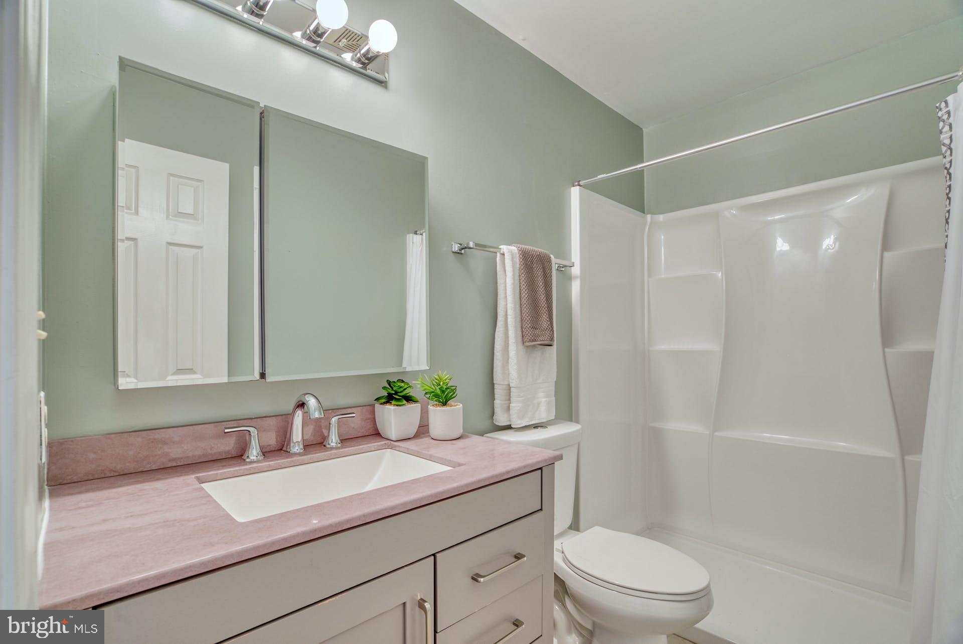 DUNDREE KNOLL - Residential