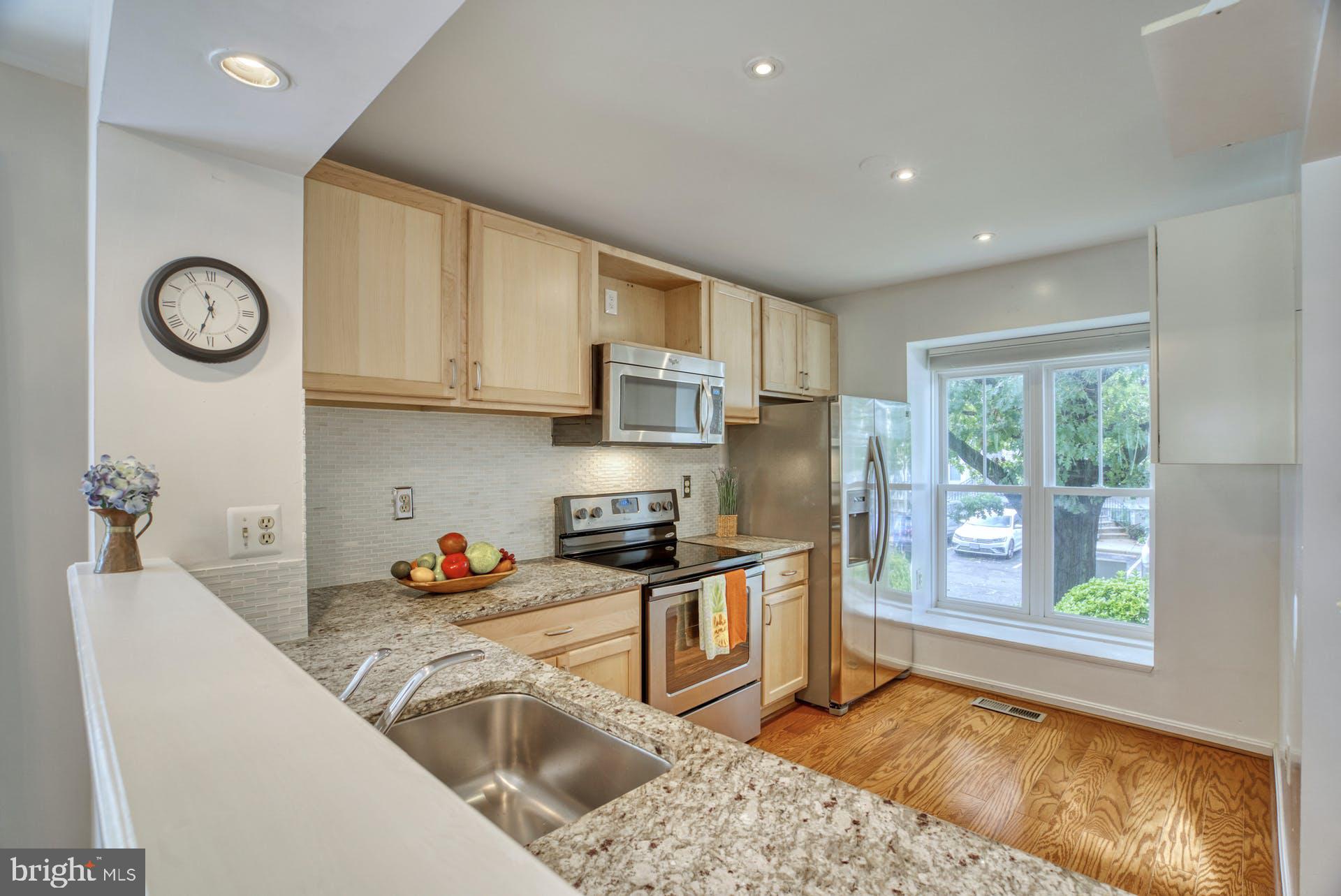 DUNDREE KNOLL - Residential