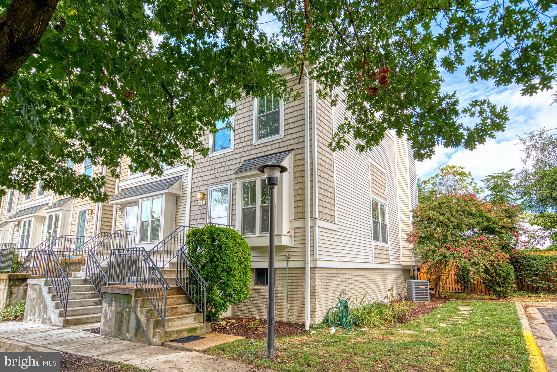 DUNDREE KNOLL - Residential