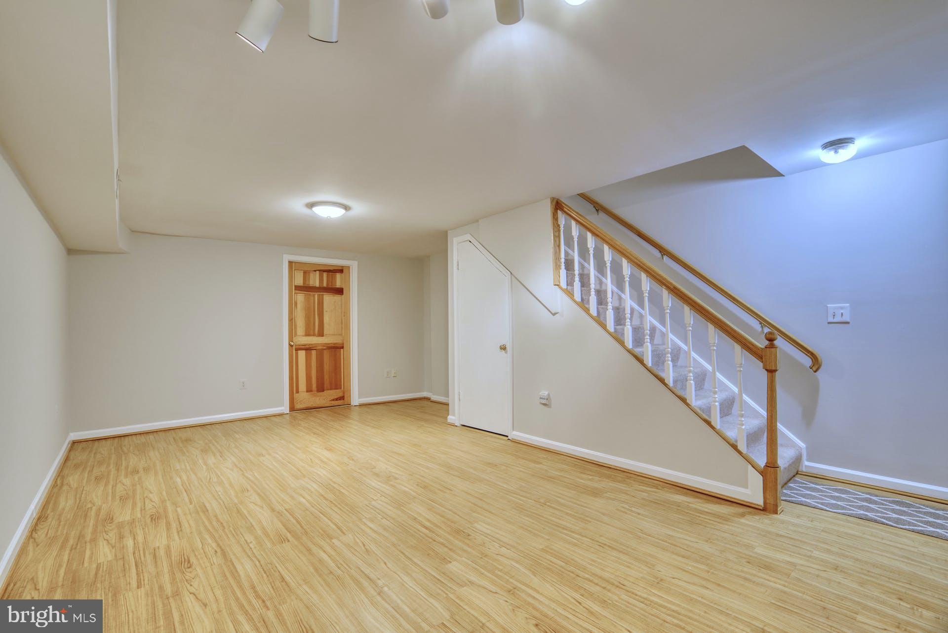 DUNDREE KNOLL - Residential