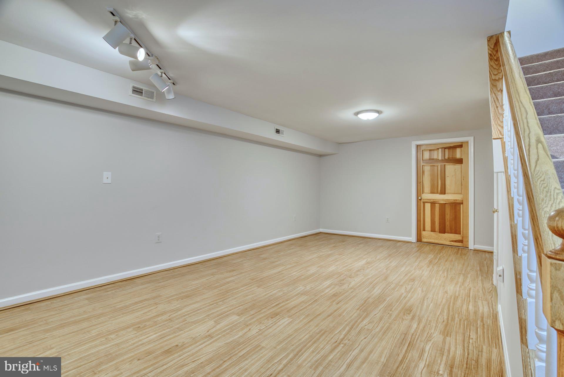 DUNDREE KNOLL - Residential