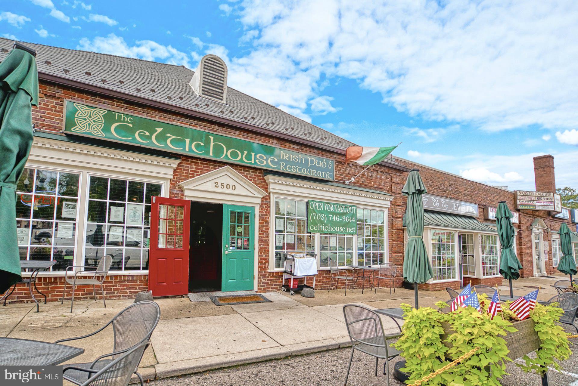 DUNDREE KNOLL - Residential