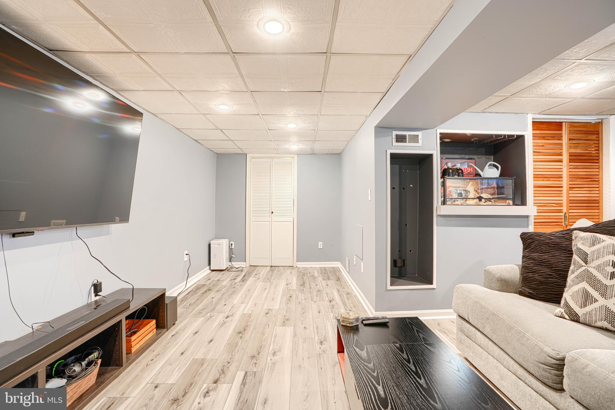 LONG BAR HARBOR - Residential