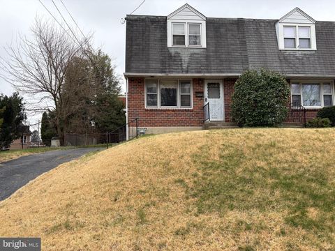 Townhouse For Sale - 3406 Oak Lane<br/> BROOKHAVEN, PA 19015