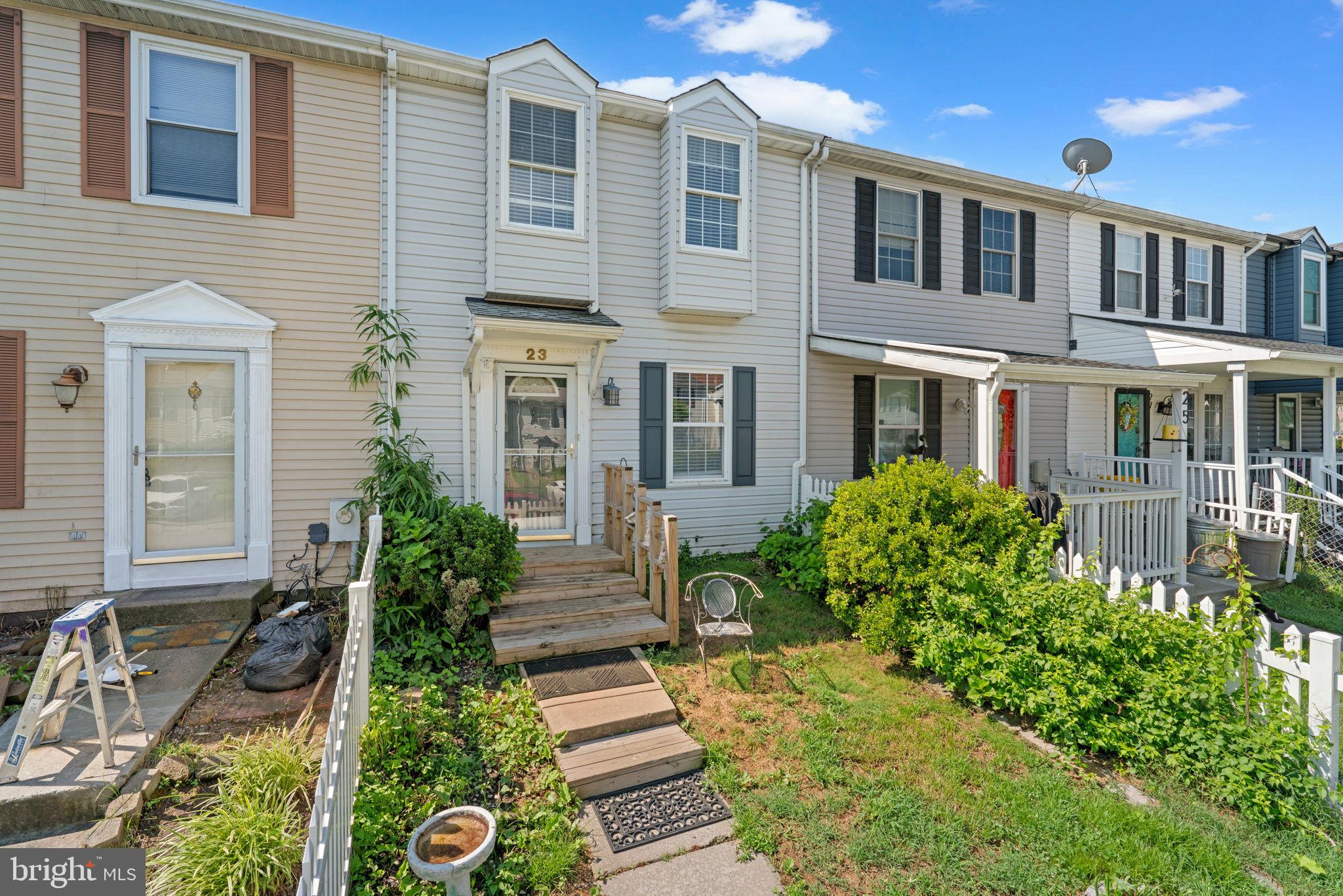 23 HOLCUMB COURT