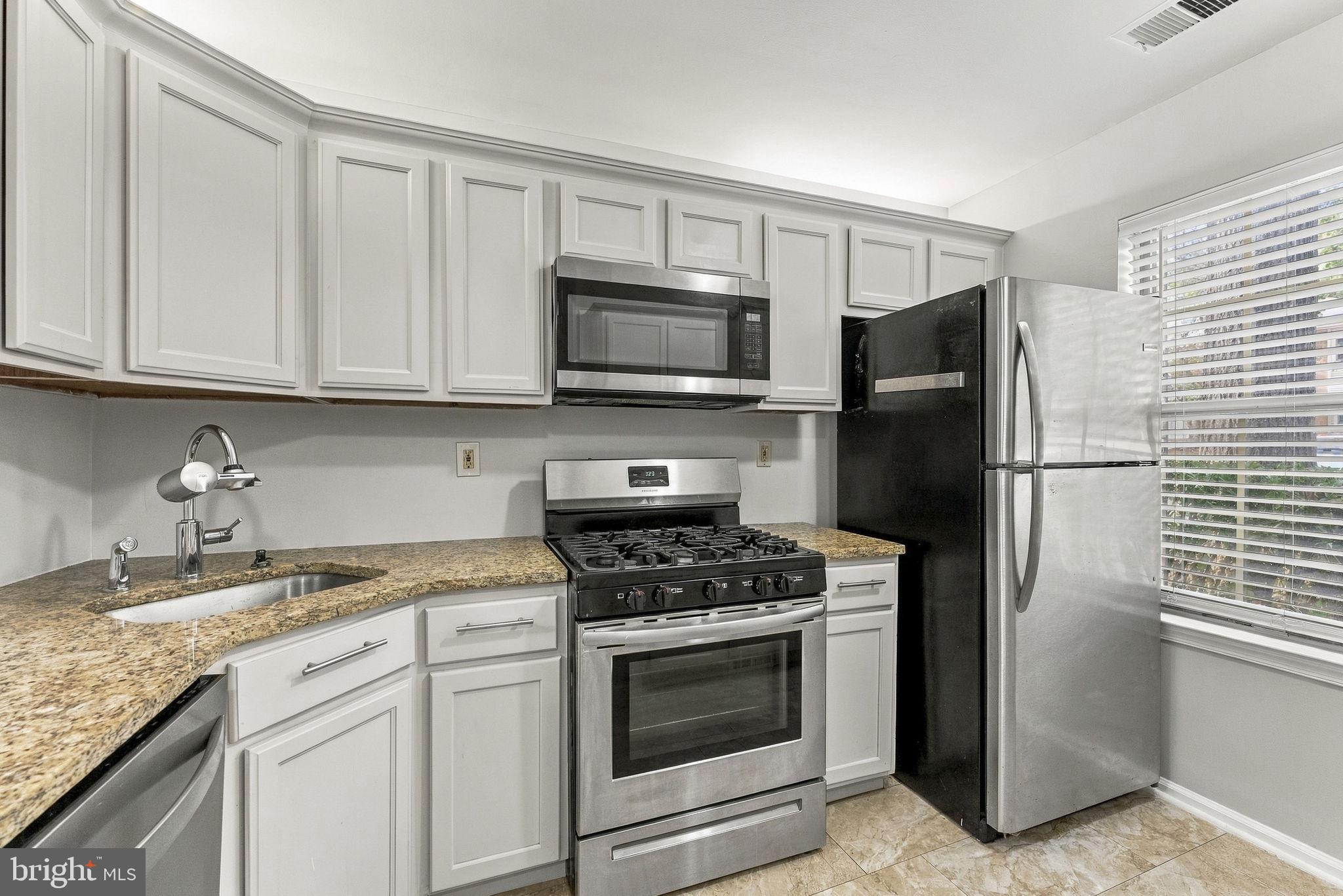 22 ABELIA COURT