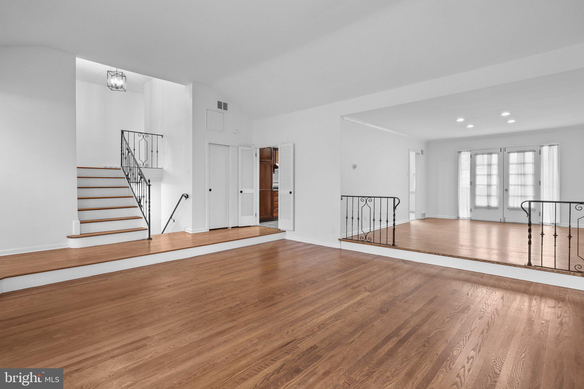 GREEN HILL - Residential